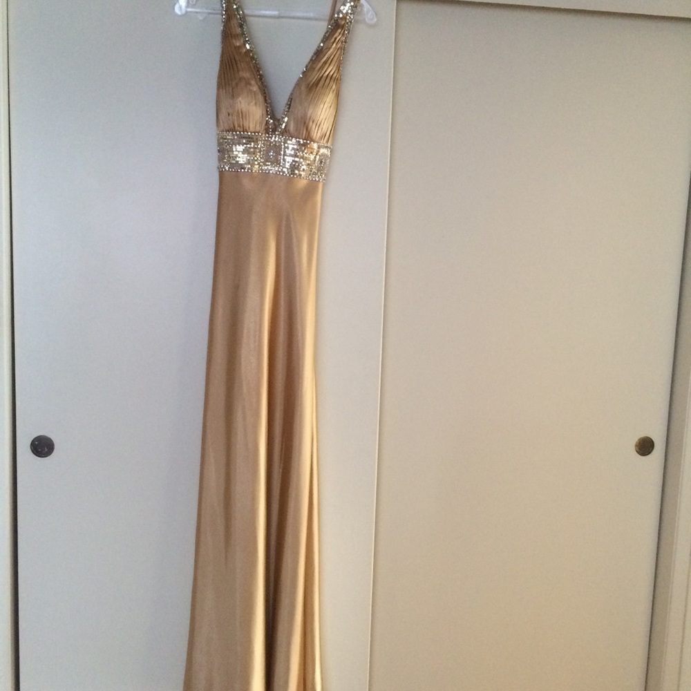 ✳️✳️ PRICE DROP✳️✳️ Gold prom dress